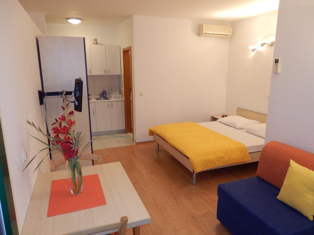 Apartments Rica Omiš Exterior foto